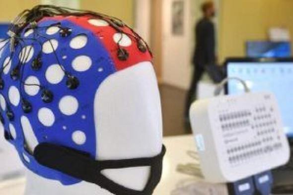 علماء روس يبتكرون قبعة "ذكية" لعلاج أمراض الدماغ