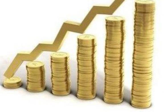 خبير اقتصادى يكشف توقعاته لمعدل التضخم قبل إعلانهاالسبت 09/ديسمبر/2023 - 10:02 م
التضخم ، أكد الدكتور عبد النبي عبد المطلب، الخبير الاقتصادي، أن التضخم يعني مستوى التغيير في ارتفاع الأسعار، إذ يمثل التضخم، تغير "الارتفاع" في مستوى أسعار السلع والخدمات خلال فترة زمنية محددة. وأشار فى تصريحات خاصة لـ فيتو،إلى أن حساب معدل التضخم يتم بشكل شهري وسنوي، لافتًا إلى أن التضخم هو ارتفاع