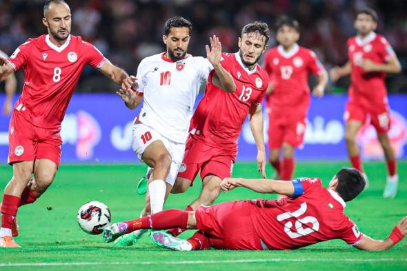 تصفيات المونديال وأمم آسيا، منتخب الأردن يضرب طاجيكستان بثلاثيةالخميس 06/يونيو/2024 - 11:21 م
حقق منتخب الأردن الفوز على أرضه ووسط جماهيره بثلاثية دون رد أمام منتخب طاجيكستان، مساء اليوم الخميس، على ستاد عمان الدولي.