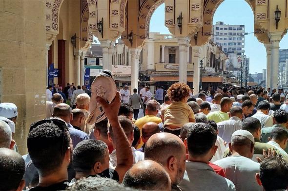 شاهد، مظاهر الاحتفال بمولد السيد البدوي في طنطاالجمعة 11/أكتوبر/2024 - 07:02 م
بدأ توافد المئات من محبي ومريدى الطرق الصوفية لمدينة طنطا في محافظة الغربية لزيارة مقام شيخ العرب السيد البدوى