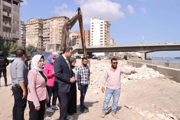 محافظ دمياط يوجه بسرعة تنفيذ طريق رأس البرالأربعاء 16/أكتوبر/2024 - 07:37 م
قام الدكتور أيمن الشهابى محافظ دمياط ، اليوم الأربعاء بجولة لمتابعة آخر تطورات طريق دمياط كورنيش النيل راس البر، والتى رافقته خلالها المهندسة شيماء الصديق نائب محافظ دمياط وتفقدا مشروع تطوير كورنيش النيل بمنطقة السنانية، للوقوف على آخر المستجدات داخل الموقع. محافظ دمياط يتابع معدلات التنفيذ بمشروع