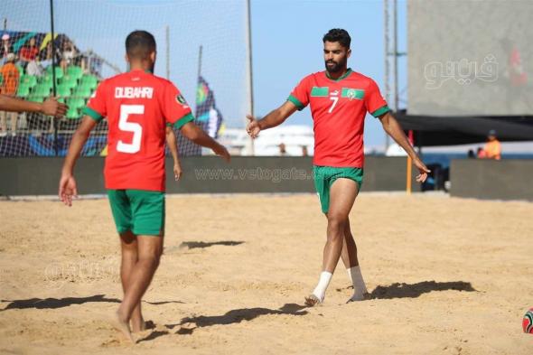 قصة إلغاء أغرب هدف في أمم إفريقيا الشاطئية بمباراة مصر والمغرب (فيديو)الثلاثاء 22/أكتوبر/2024 - 06:30 م
شهدت مباراة مصر والمغرب في ختام منافسات دور المجموعات لبطولة أمم إفريقيا للكرة الشاطئية بالغردقة حالة من الجدل في الثواني الأخيرة من المباراة.