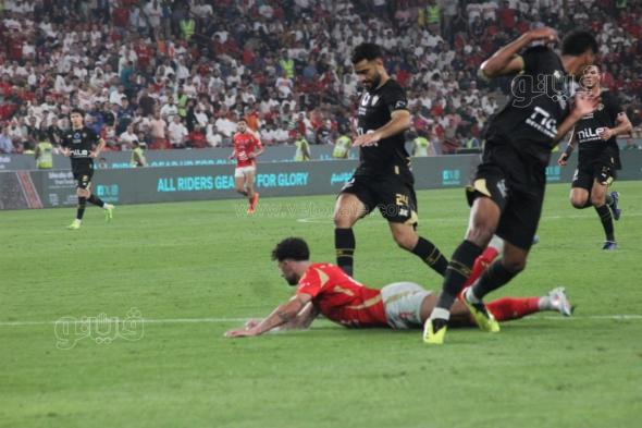 نهائي السوبر، الأهلي والزمالك يتجهان لشوطين إضافيين بعد التعادل السلبي (صور)الخميس 24/أكتوبر/2024 - 09:59 م
الأهلي والزمالك في المباراة التي تقام على استاد محمد بن زايد بنادي الجزيرة، في نهائي كأس السوبر المصري.