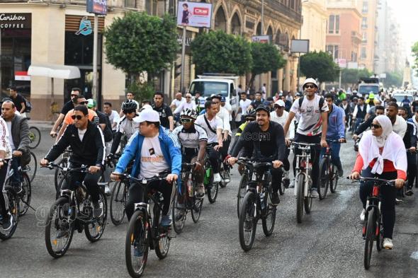 القاهرة تنظم ماراثون للدراجات بشوارع وسط البلد (فيديو وصور)الجمعة 01/نوفمبر/2024 - 12:56 م
شهد الدكتور إبراهيم صابر محافظ القاهرة، والدكتور أشرف صبحى وزير الشباب والرياضة ماراثون القاهرة الرياضي للدراجات الذى أقامته محافظة القاهرة ضمن فعاليات أسبوع القاهرة الحضري فى إطار استعدادات استضافة مصر المنتدى الحضري العالمي في دورته الثانية عشرة «WUF12» في الفترة من ٤ إلى ٨ نوفمبر الجارى.