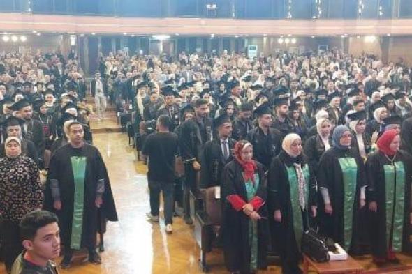 كلية التمريض بجامعة القاهرة تحتفل بتخريج الدفعة 56 بحضور نائب رئيس الجامعة